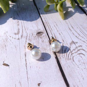 Timeless Pearl Stud Earrings- NEW!